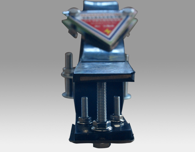 避免靜電積聚：導(dǎo)靜電橡膠拖地帶的創(chuàng)新設(shè)計(jì)